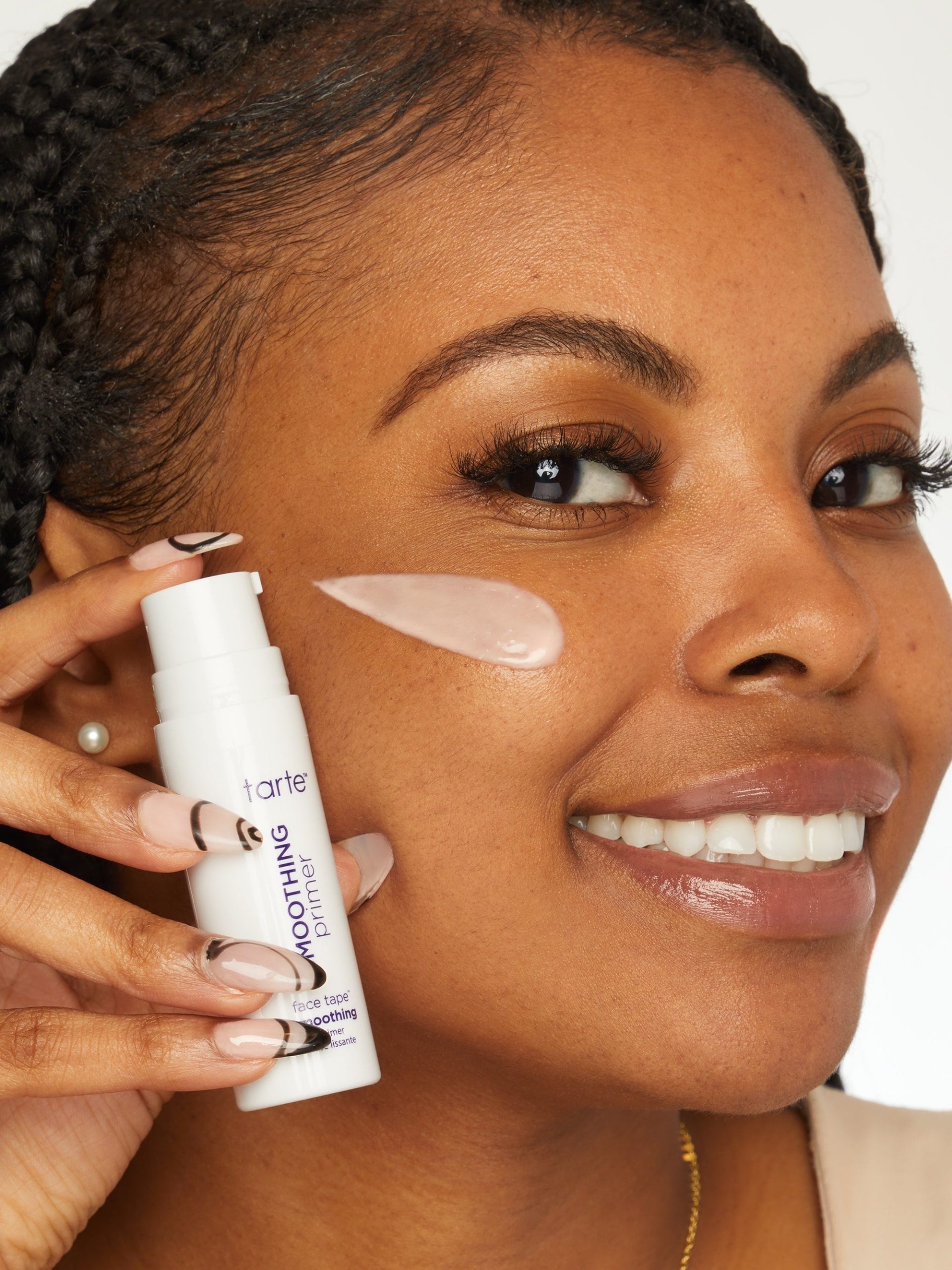 common__2530-face-tape-smoothing-primer-ALT-2__04.jpg