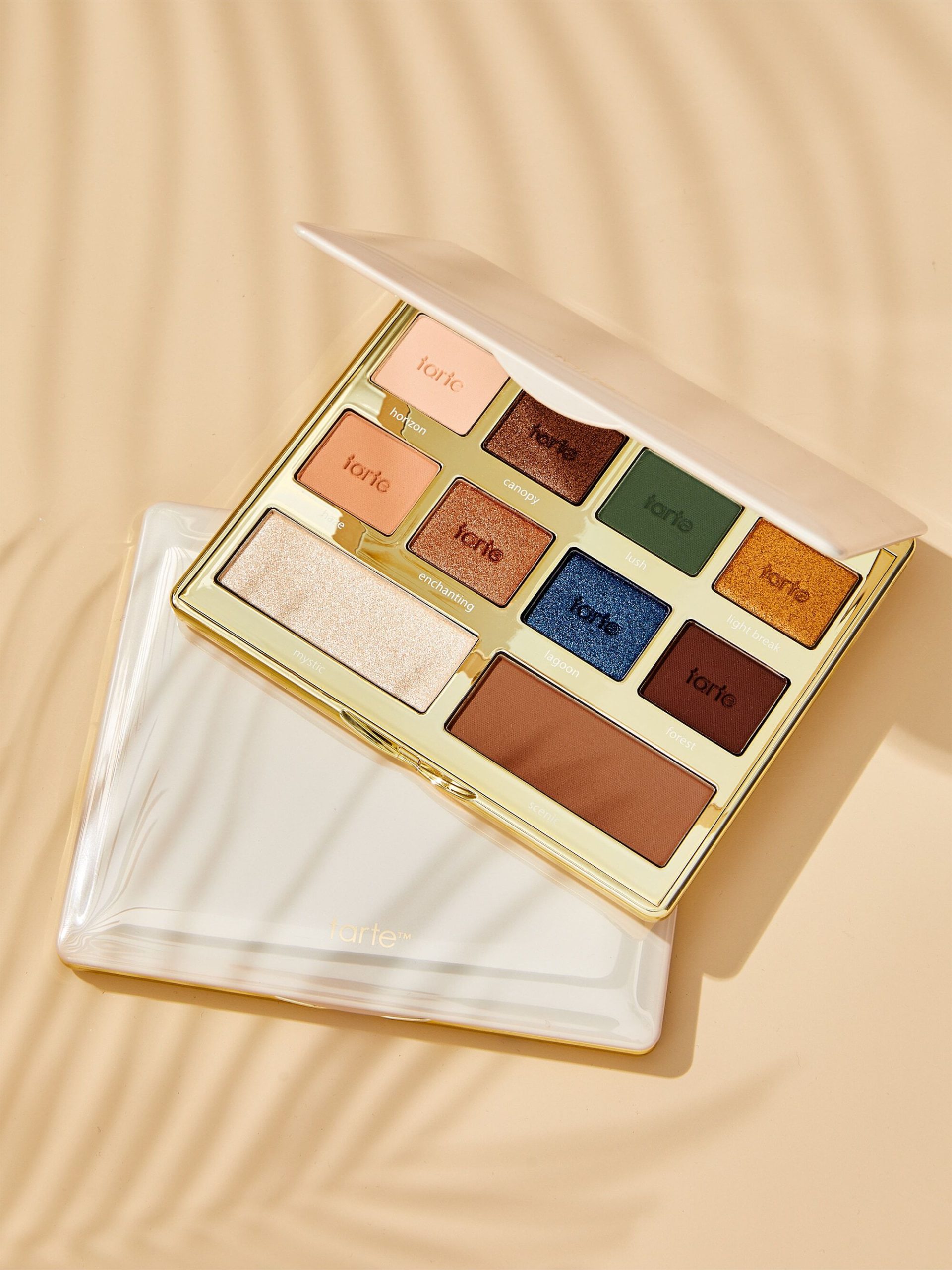 common__2888-2888-glamazon-Amazonian-clay-eyeshadow-palette-ALT-10__10.jpg