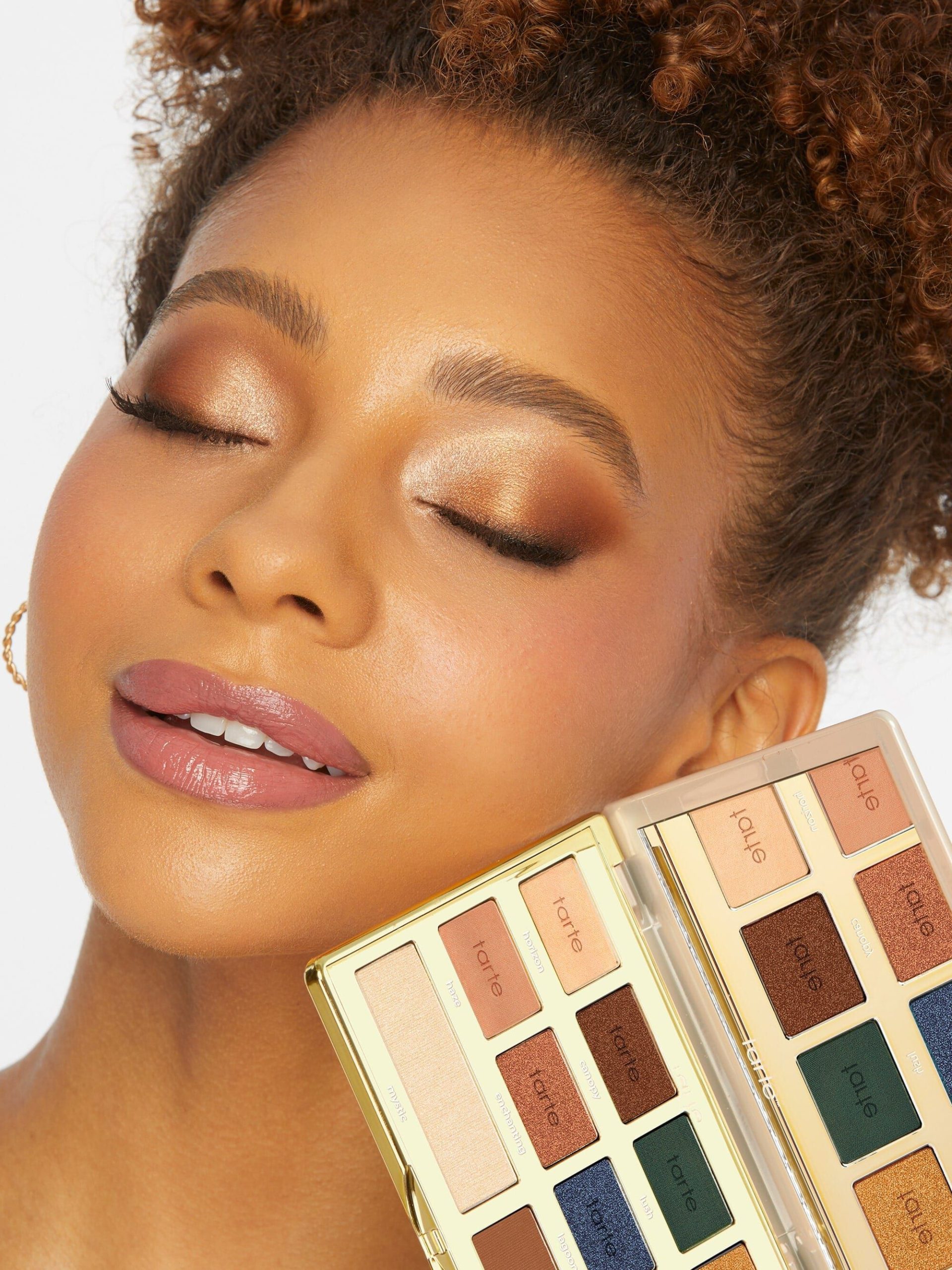 common__2888-2888-glamazon-Amazonian-clay-eyeshadow-palette-ALT-5__07.jpg