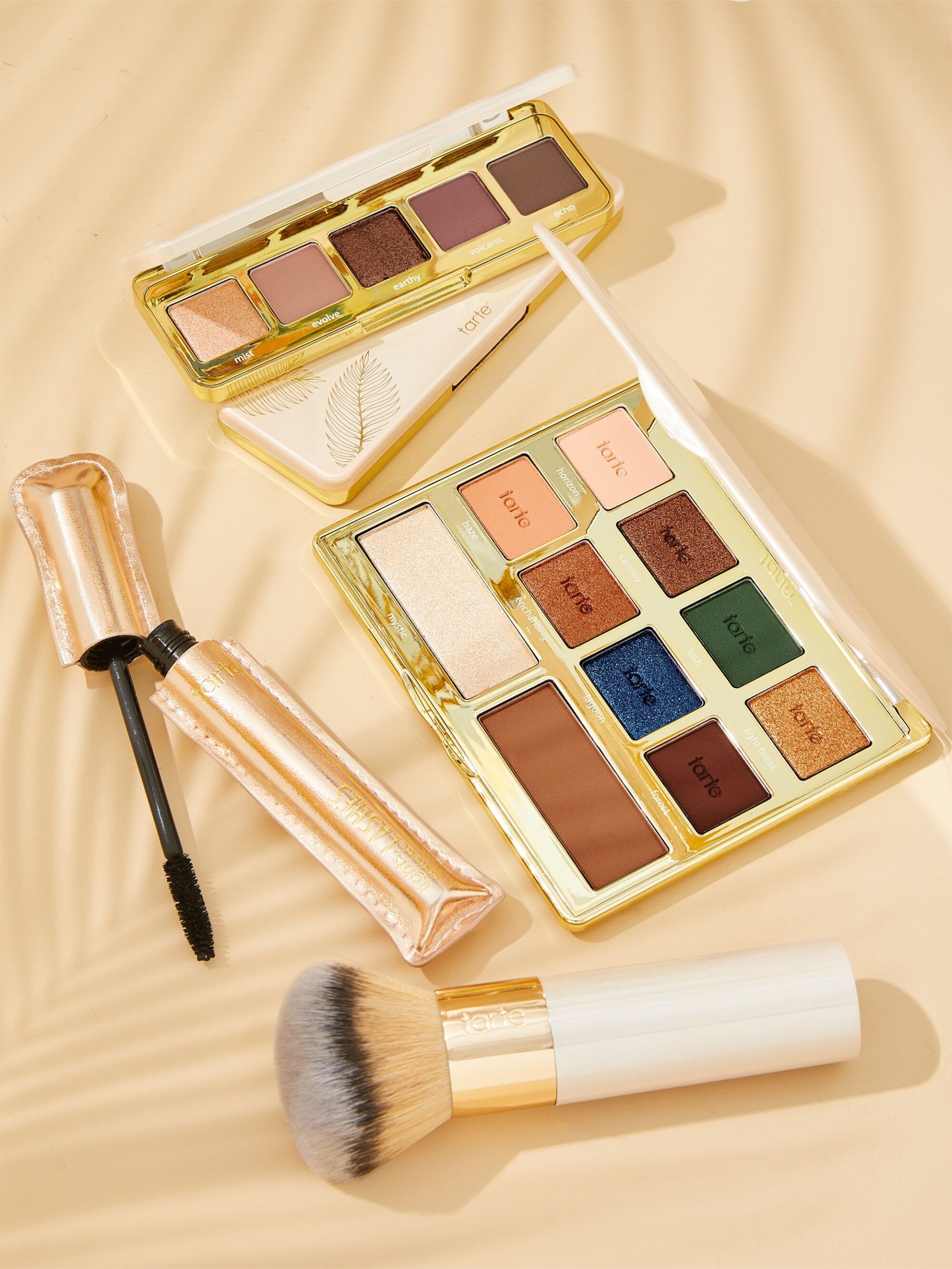 common__2902-2878-glamazon-to-go-eyeshadow-palette-ALT-8__05.jpg