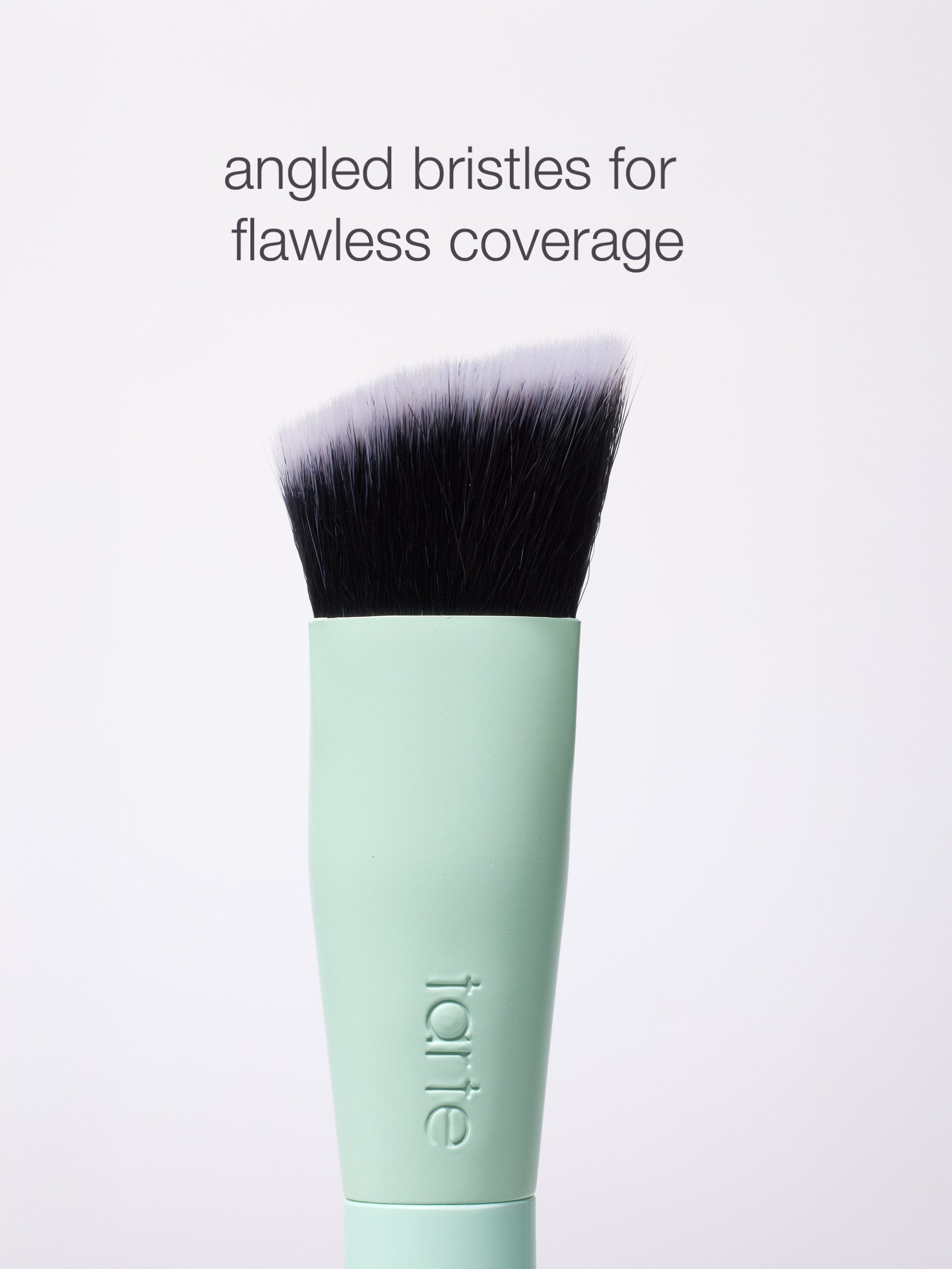 common__angled-concealer-brush__02.jpg