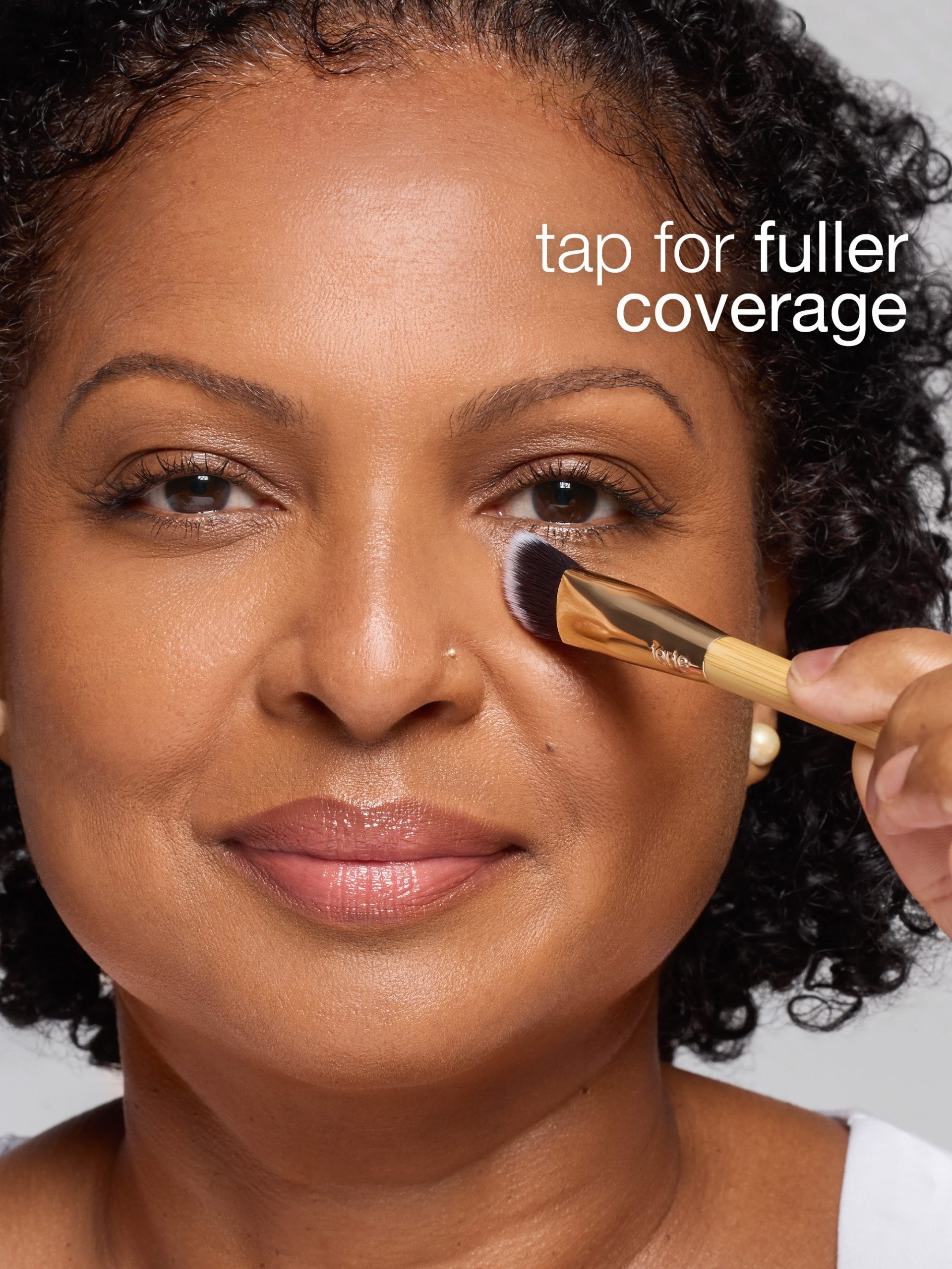 common__cc-undereye-and-brush__06.jpg