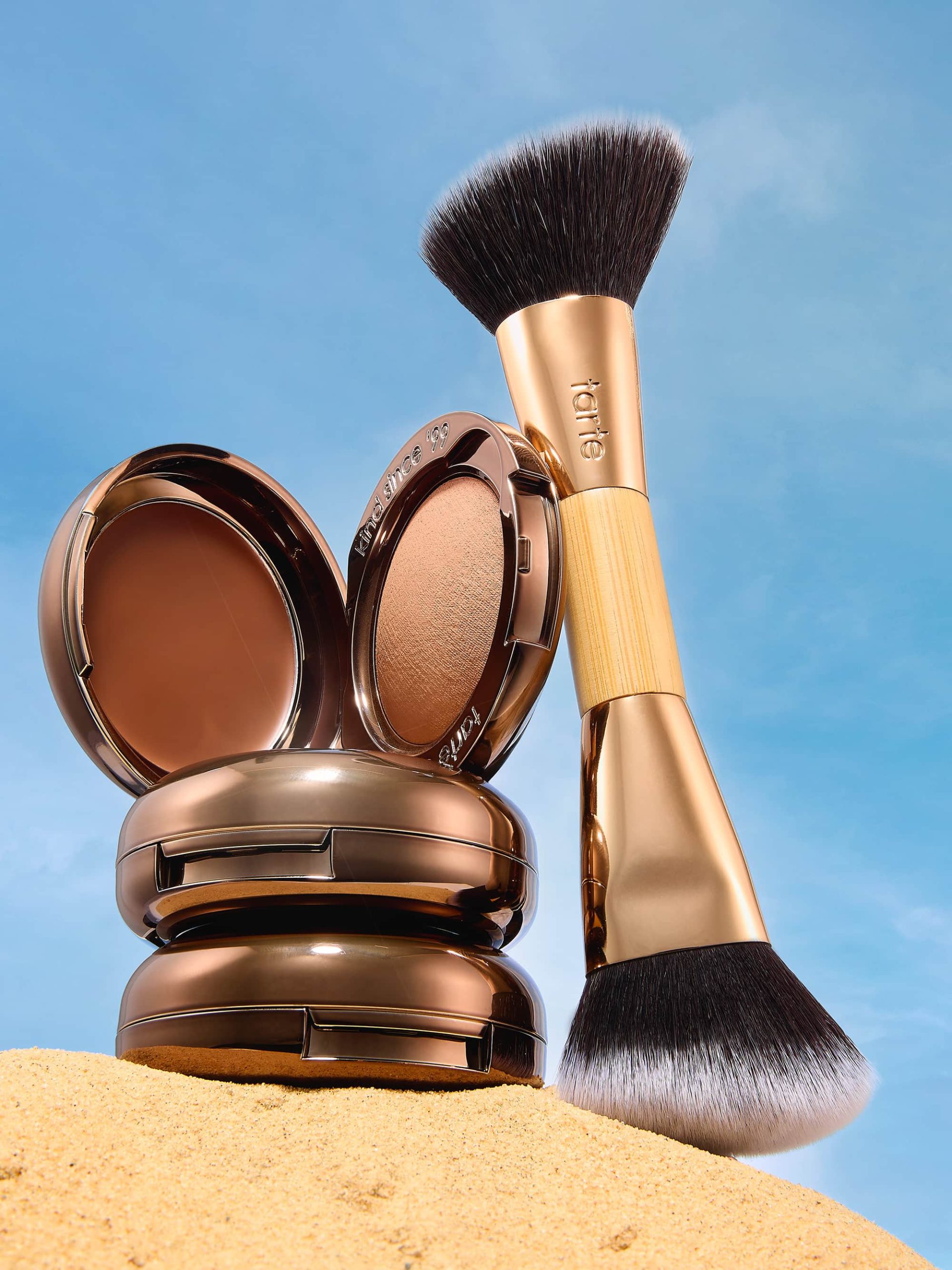 common__double-ended-cream-_-powder-bronzer-brush__05.jpg