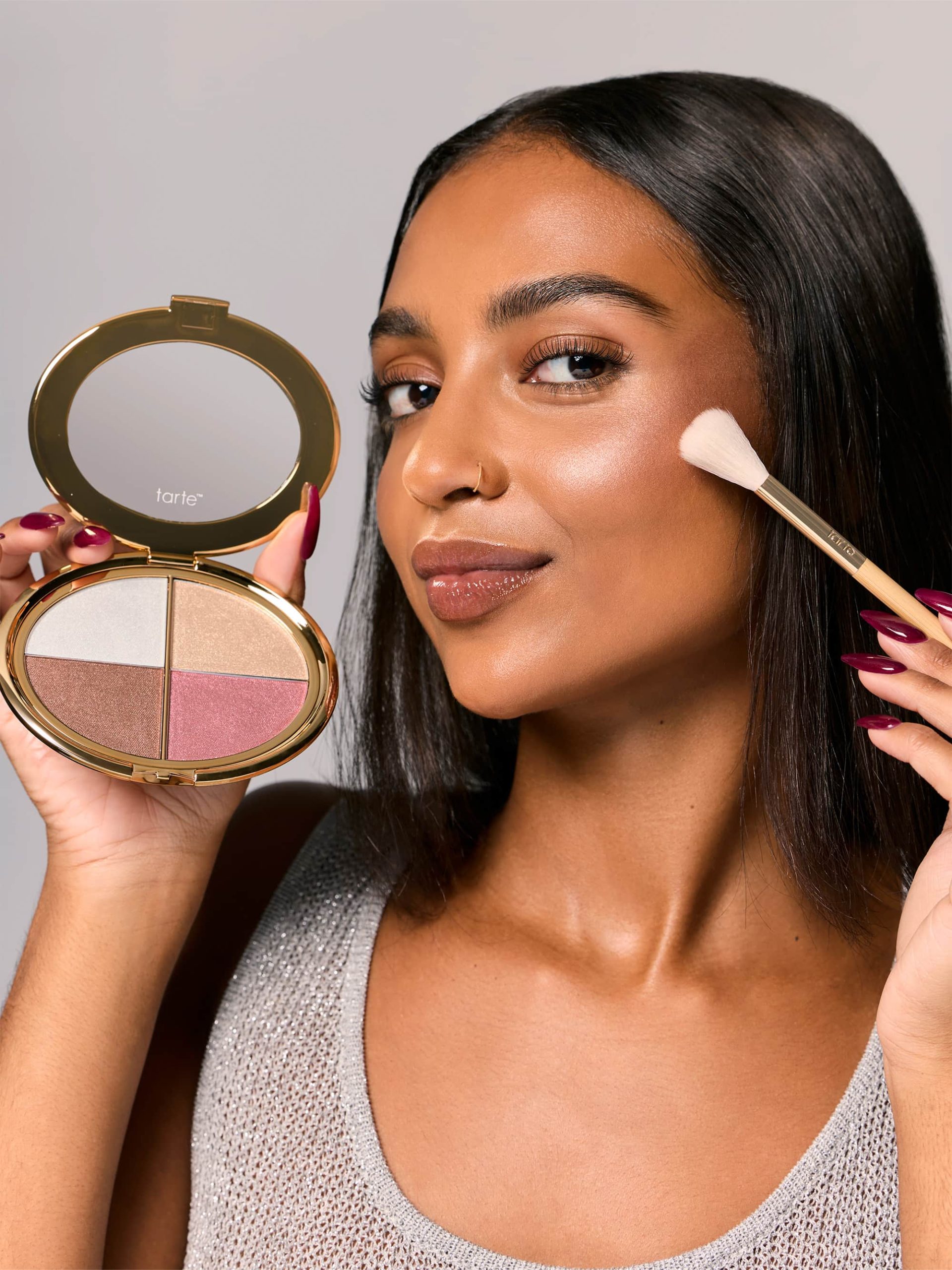 common__glow-wardrobe-brush__03.jpg