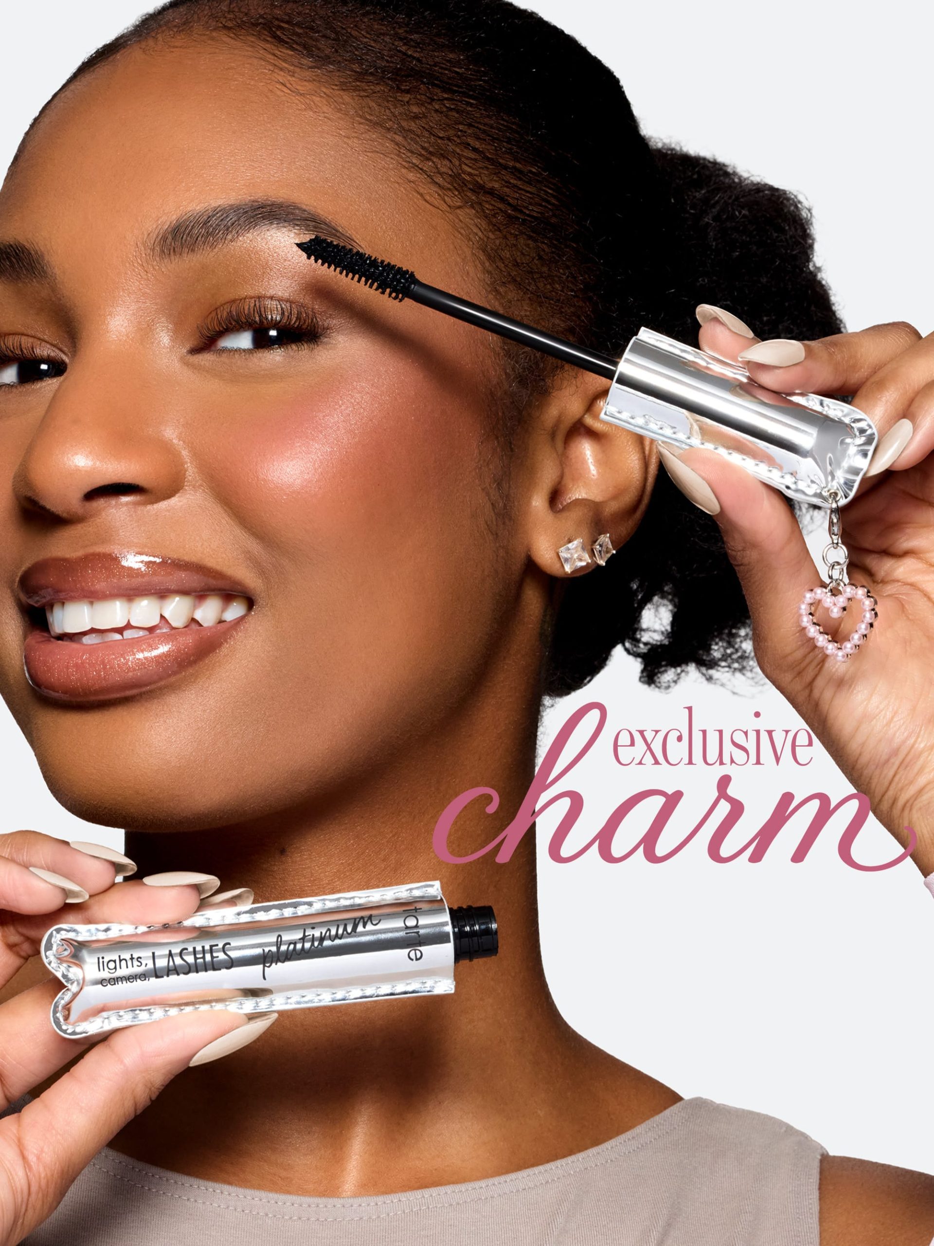 common__limited-edition-lights_-camera_-lashes_-platinum-mascara__06.jpg