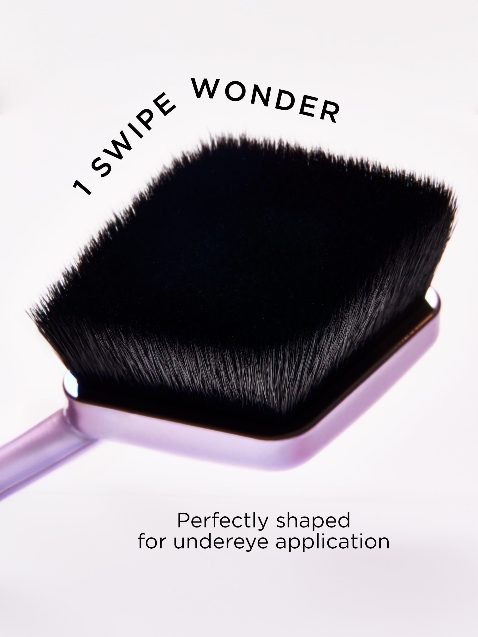 common__shape-tape-blur-concealer-brush-na__01.jpg