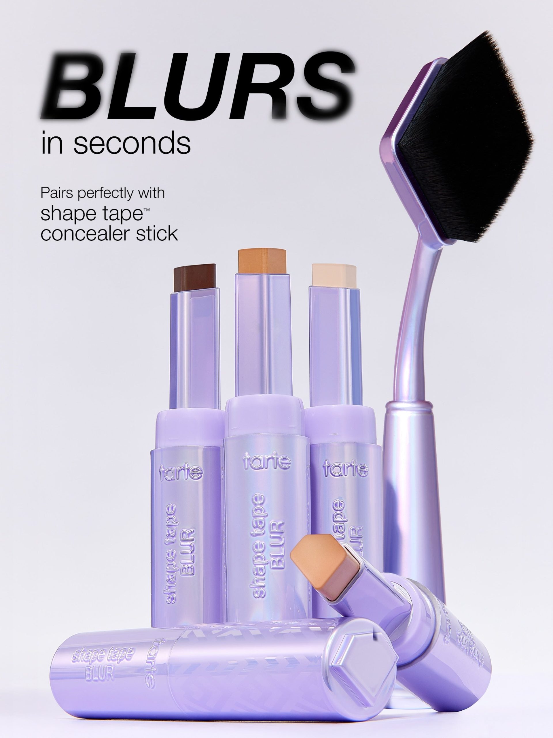 common__shape-tape-blur-concealer-brush-na__04.jpg