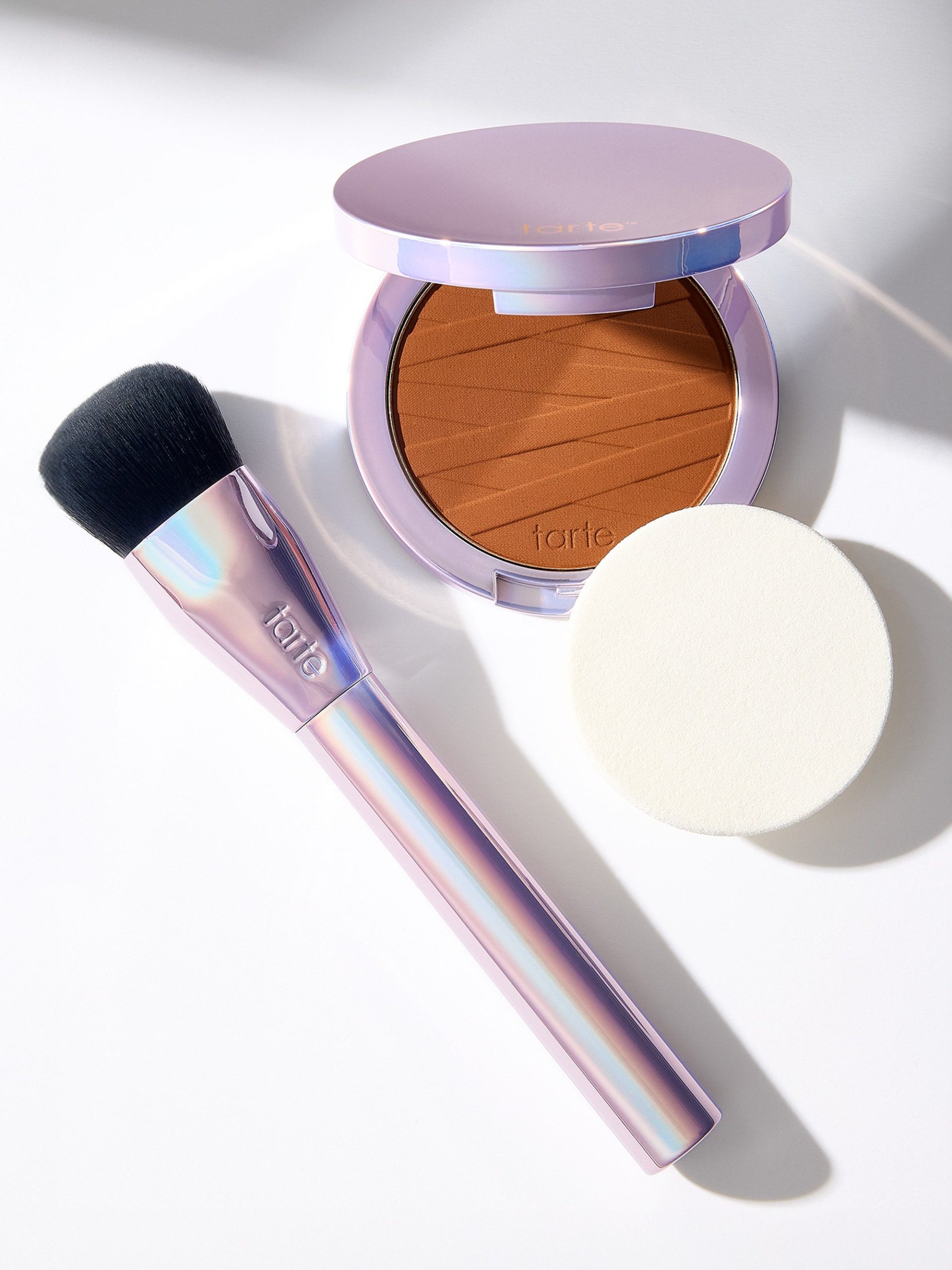 common__shape-tape-pressed-powder-brush__04.jpg