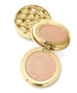 Amazonian clay shimmering light